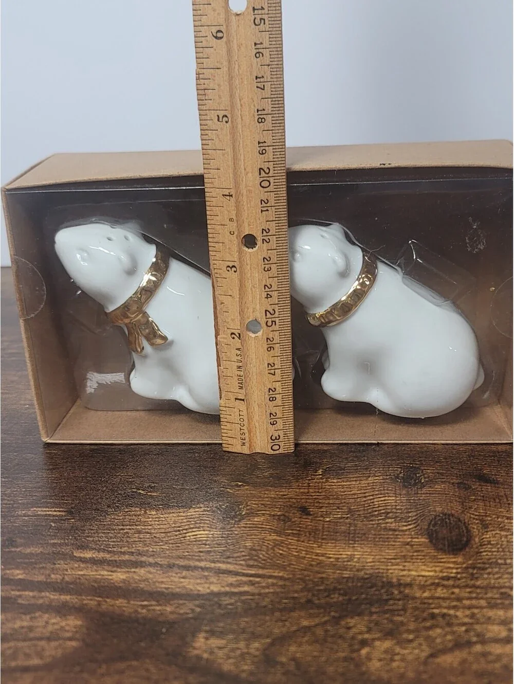 NEW IN BOX ARLINGTON DESIGNS WHITE AND GOLD POLAR BEAR SALT PEPPER SHAKERS